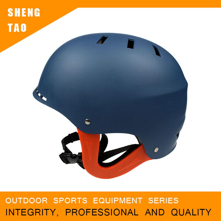 Casco de piragüismo seguro para deportes acuáticos