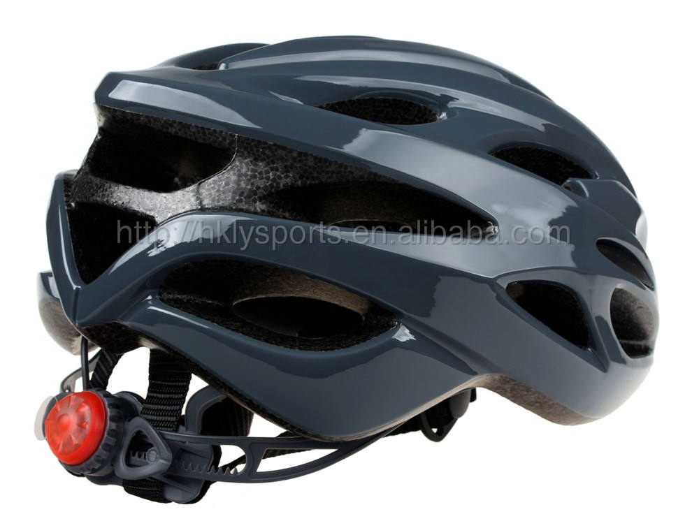 Casco de bicicleta al por mayor de moda para adultos con luz LED para bicicleta