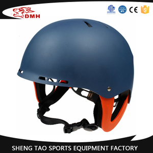 Casco de piragüismo seguro para deportes acuáticos