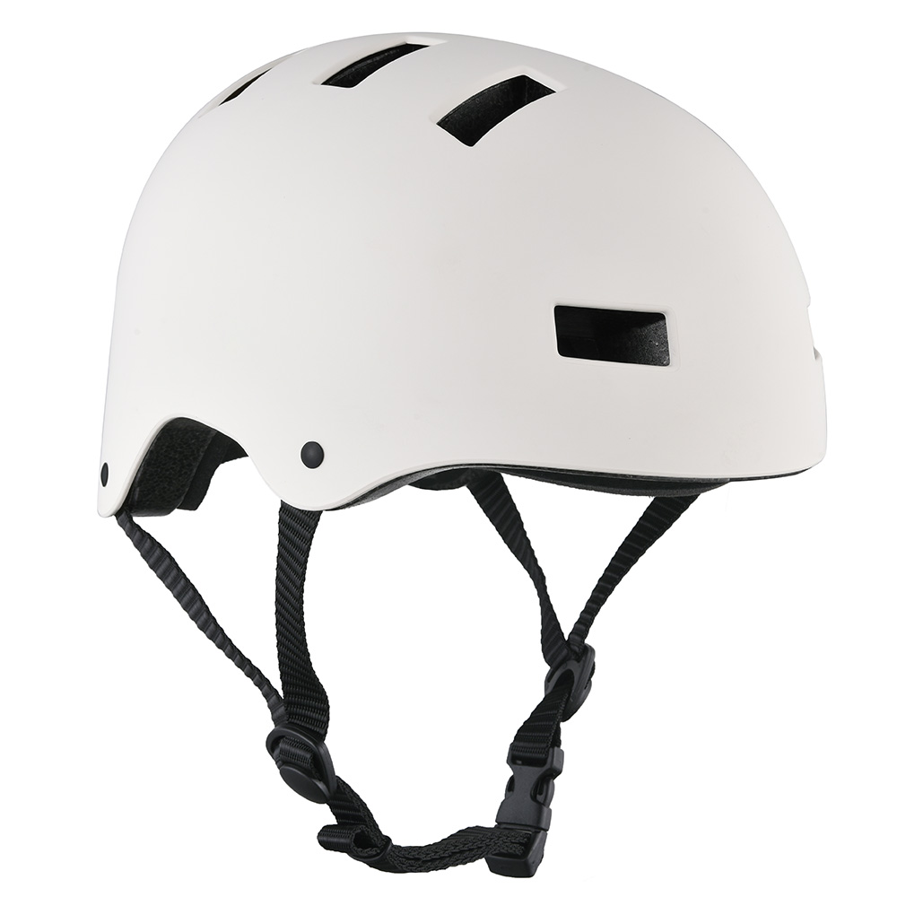 Casco de skate en molde