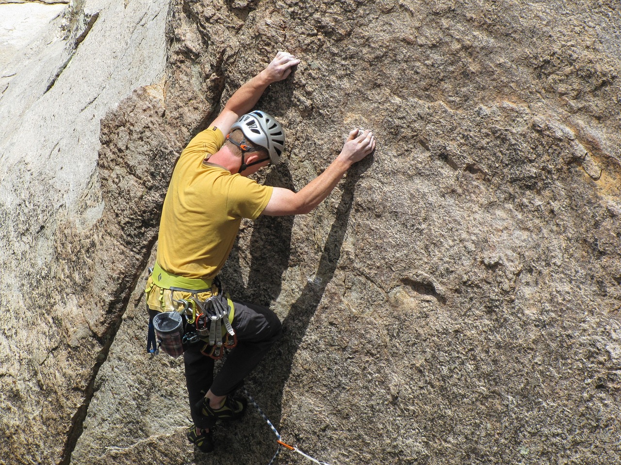 ¿Cómo debe quedar un casco de escalada?